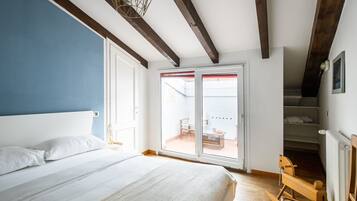 Apartment, 2 Bedrooms | 2 bedrooms, desk, iron/ironing board, free WiFi