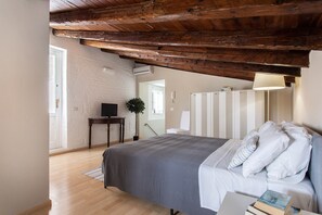 Apartment, 1 Bedroom, Terrace, Corner | Iron/ironing board, cots/infant beds, free WiFi, bed sheets - Nel Cuore Di Ortigia Con Terrazza By Wonderful Italy (Syracuse)