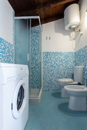 Apartment, 1 Bedroom, Terrace, Corner | Bathroom | Shower, free toiletries, hair dryer, bidet - Nel Cuore Di Ortigia Con Terrazza By Wonderful Italy (Syracuse)