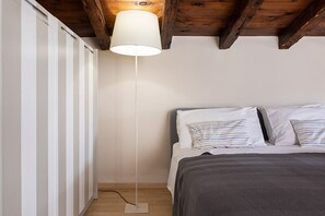 Apartamento, 1 quarto, terraço, no canto | Ferros/tábuas de passar roupa, berços (sobretaxa), Wi-Fi de cortesia