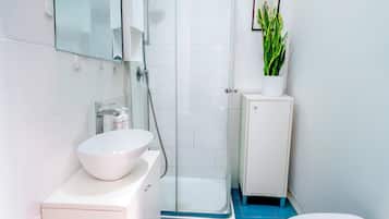 Appartement, 2 chambres, balcon | Salle de bain