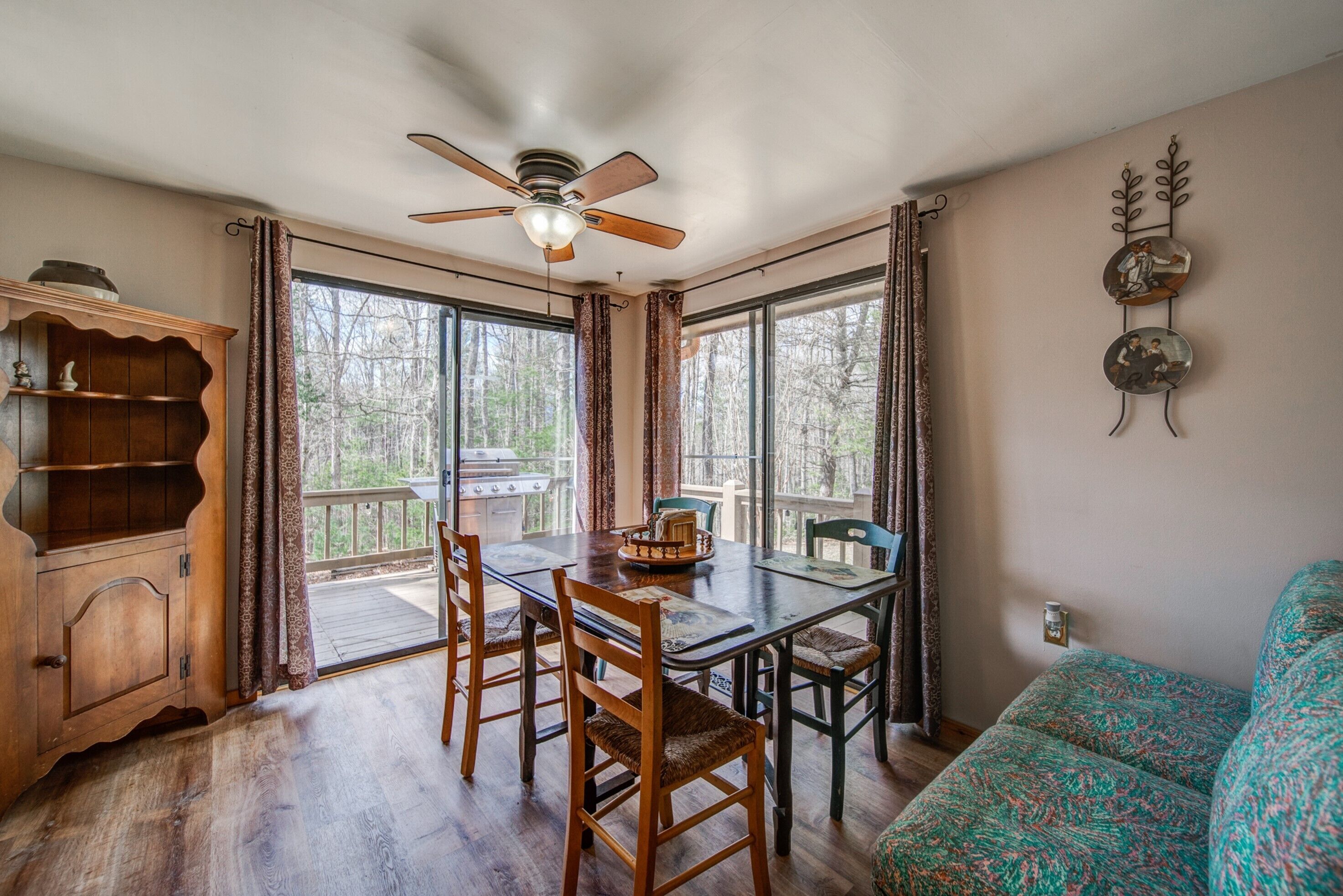 Kabin, Beberapa Tempat Tidur, balkon, pemandangan gunung (Blueridge Cabin) | Tempat makan