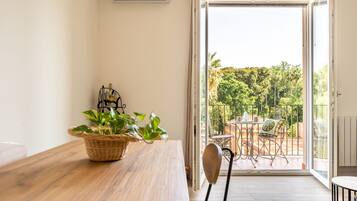 Apartment | Dining room