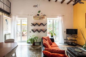 Room, 3 Bedrooms, Terrace, Mezzanine | Living area