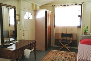 2 bedrooms, in-room safe, desk, iron/ironing board