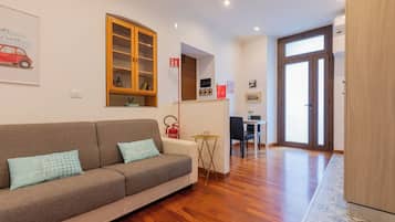 Apartment | Living area | 35-inch TV with digital channels