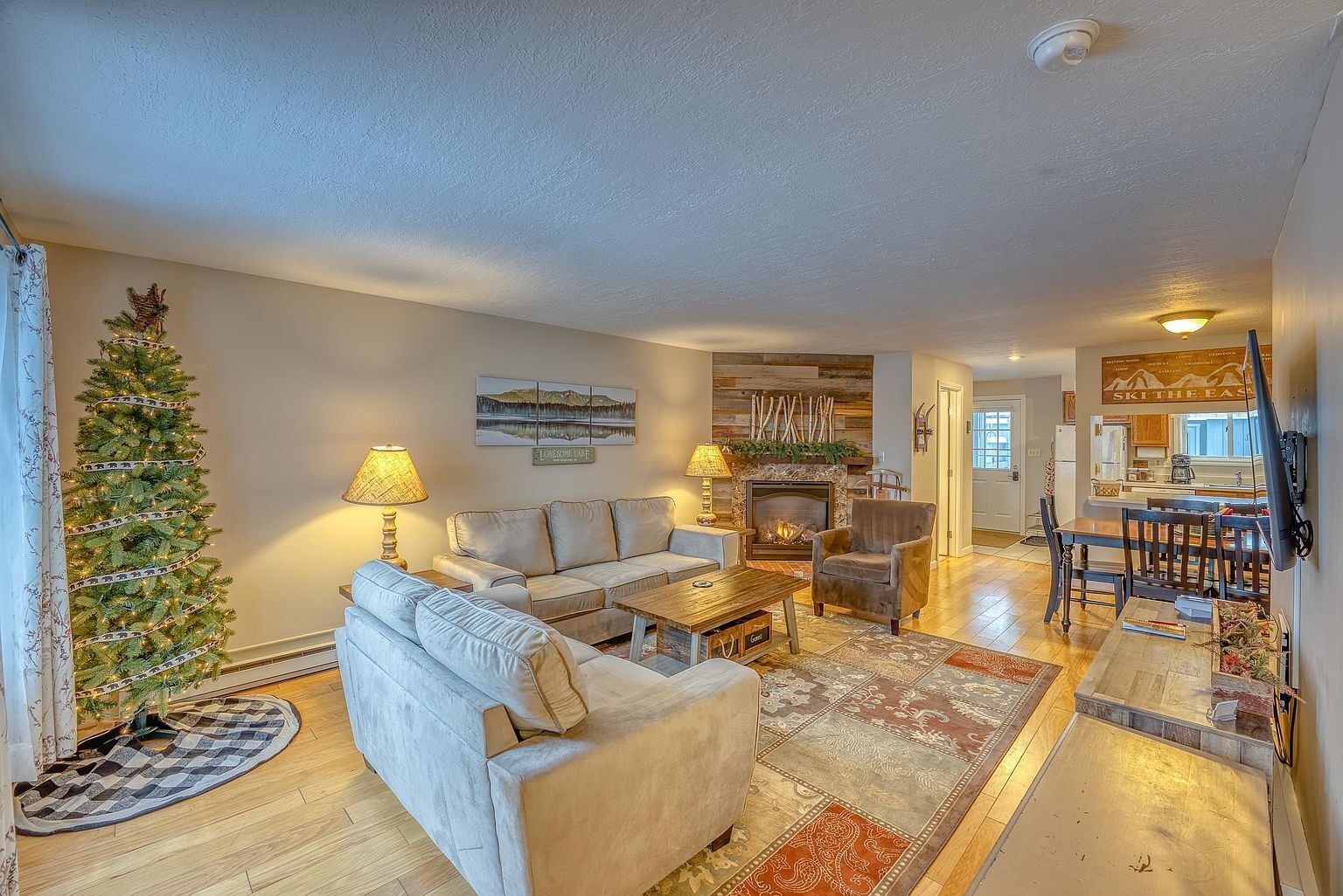 Beautiful Woodstock New Hampshire Condo