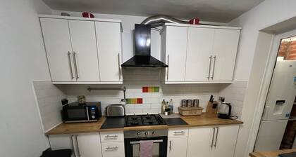 Specious 2 x Double Bedroom Flat in London E18