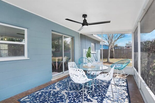 Outdoor dining
