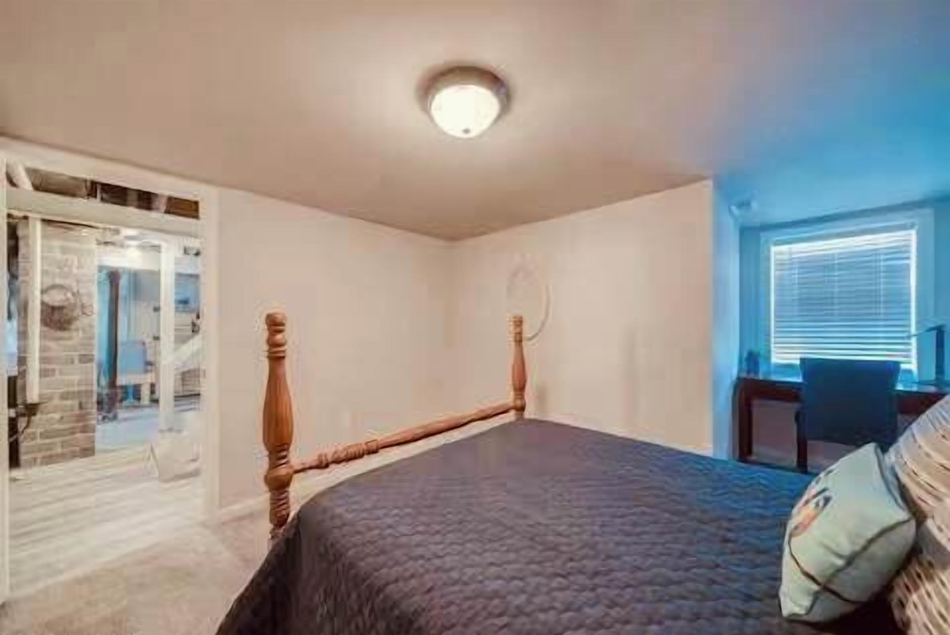 4 bedrooms, desk, iron/ironing board, travel cot