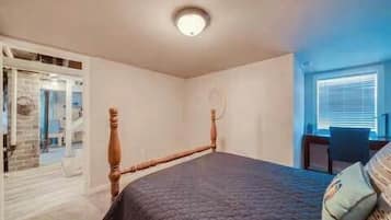 4 bedrooms, desk, iron/ironing board, travel cot