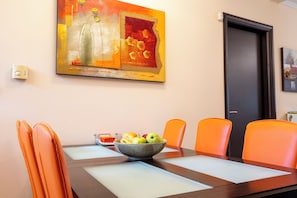 Dining - Seaside Luxury Residence near the Airport (Nea Makri)
