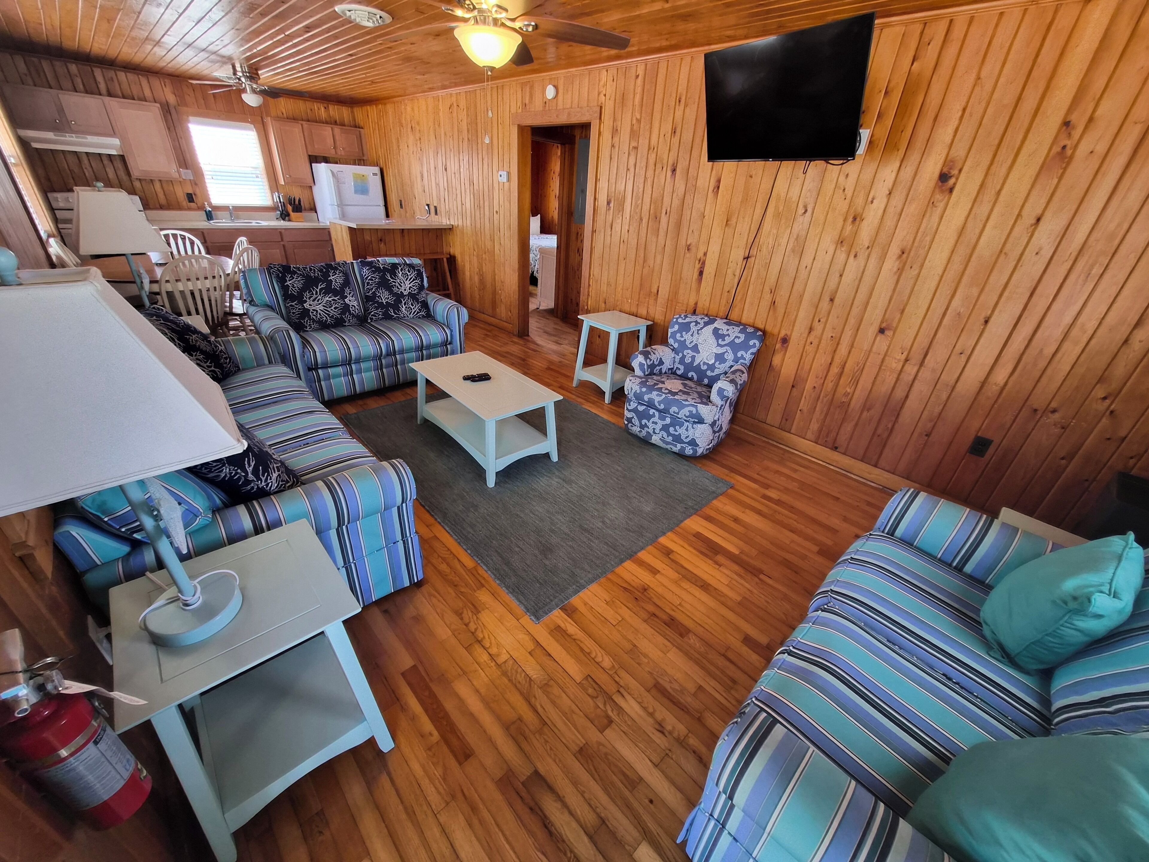 Basic Cottage | Free WiFi, bed sheets