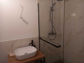 Apartment | Bathroom | Shower, hair dryer, towels - Captivating 1-bed Apartment in Split (Split)