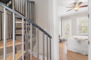 4 bedrooms, desk, iron/ironing board, travel cot