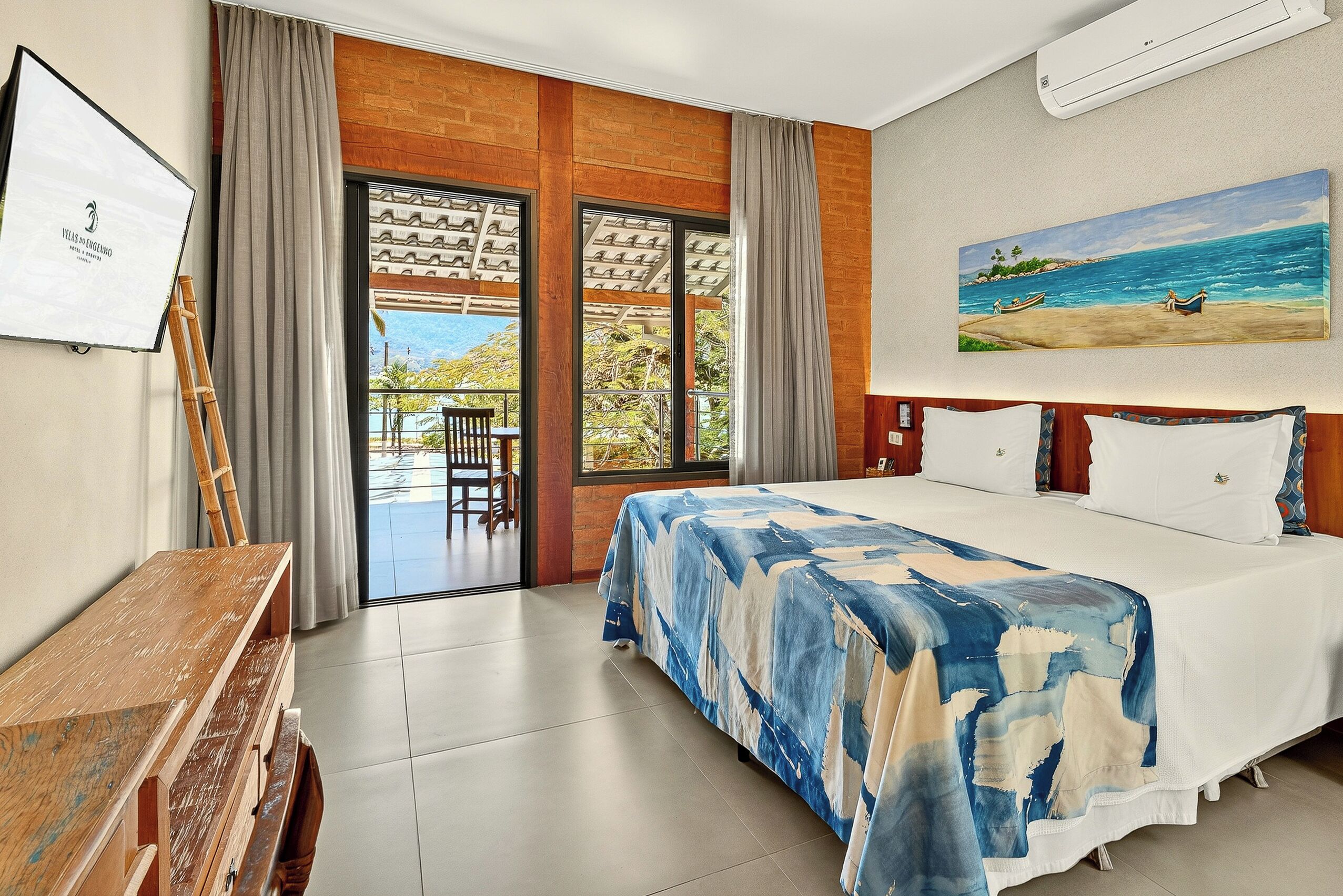 Minibar, in-room safe, free WiFi, bed sheets