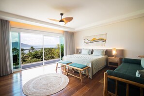 Habitación triple superior, hidromasaje | Minibar, caja de seguridad en la habitación, wifi gratis y ropa de cama 