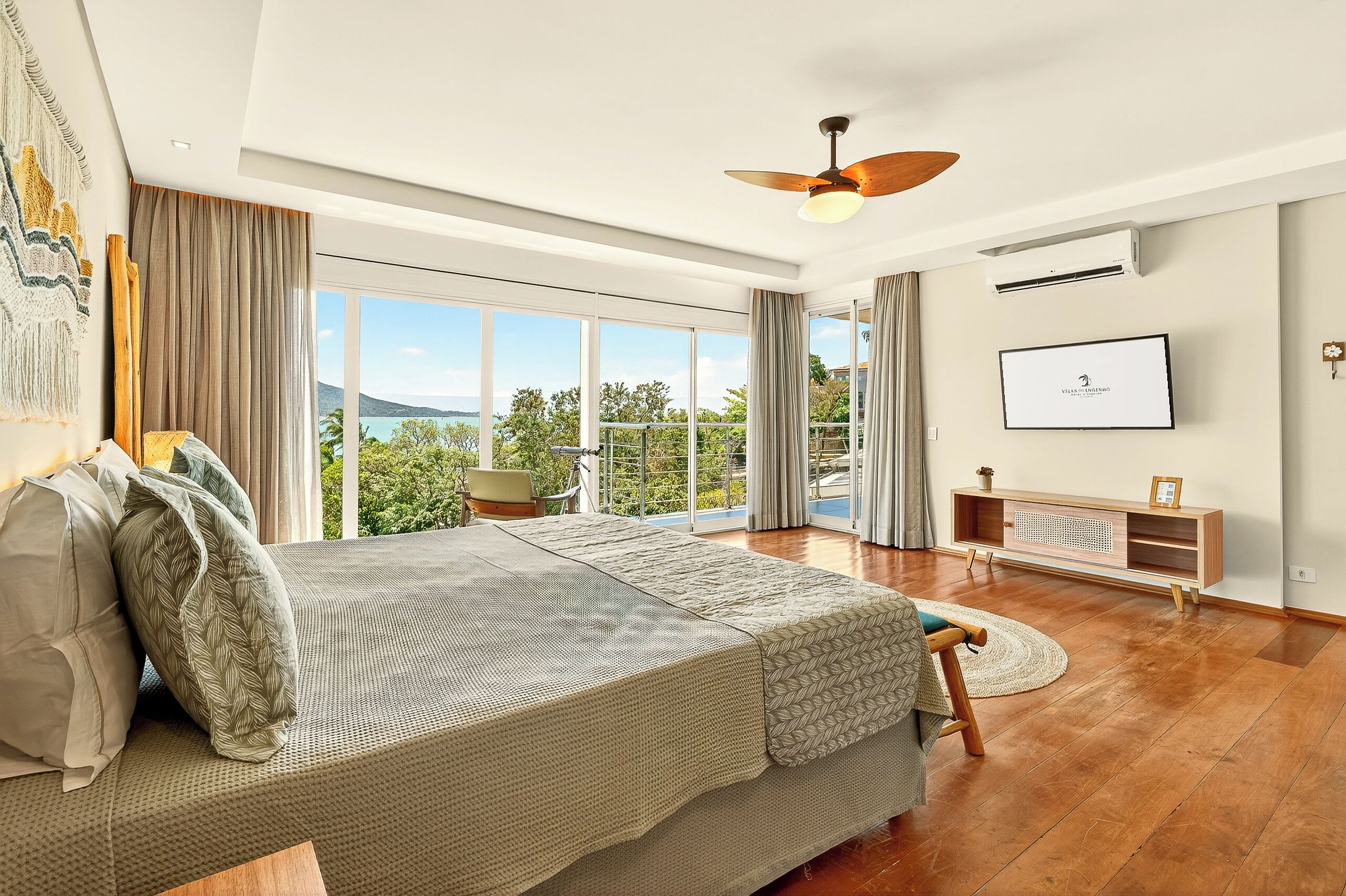 Exclusive Double Room, Jetted Tub | Minibar, in-room safe, free WiFi, bed sheets