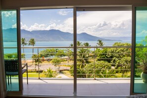 Habitación triple superior, hidromasaje | Vista desde la habitación