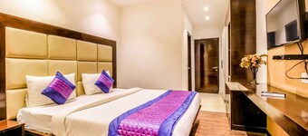 Loomstay Hotel Grand