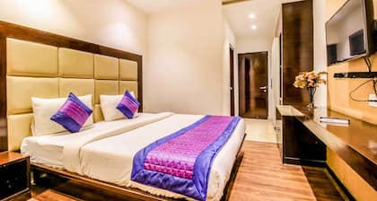 Loomstay Hotel Grand