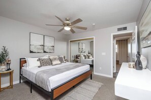 3 camere, una scrivania, ferro/asse da stiro, Wi-Fi gratuito