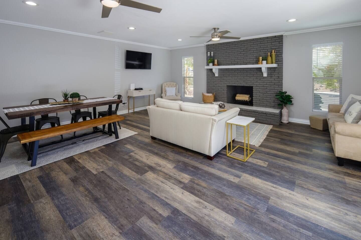 Smart-TV, Kamin, Computerbildschirme