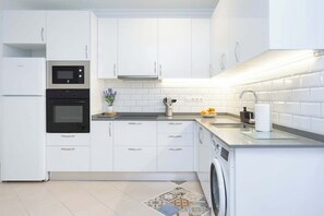 Microwave, oven, stovetop, coffee/tea maker