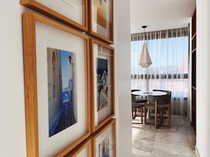 Apartamento standard, 2 quartos | Cozinha privada | Geladeira, micro-ondas, fogão, lava-louças
