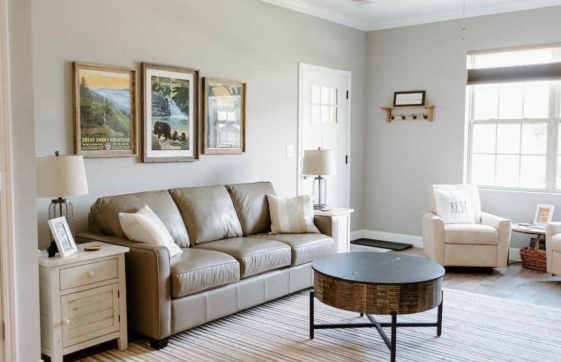 Quiet First Floor Condo with Mountain Views ~ Five Minutes from GSMNP!