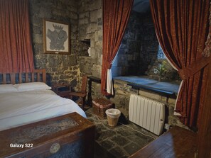 3 Schlafzimmer, Schreibtisch, schallisolierte Zimmer