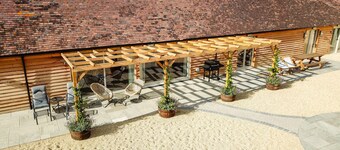 Luxury 3-Bed Cotswolds Barn for Families & Friends