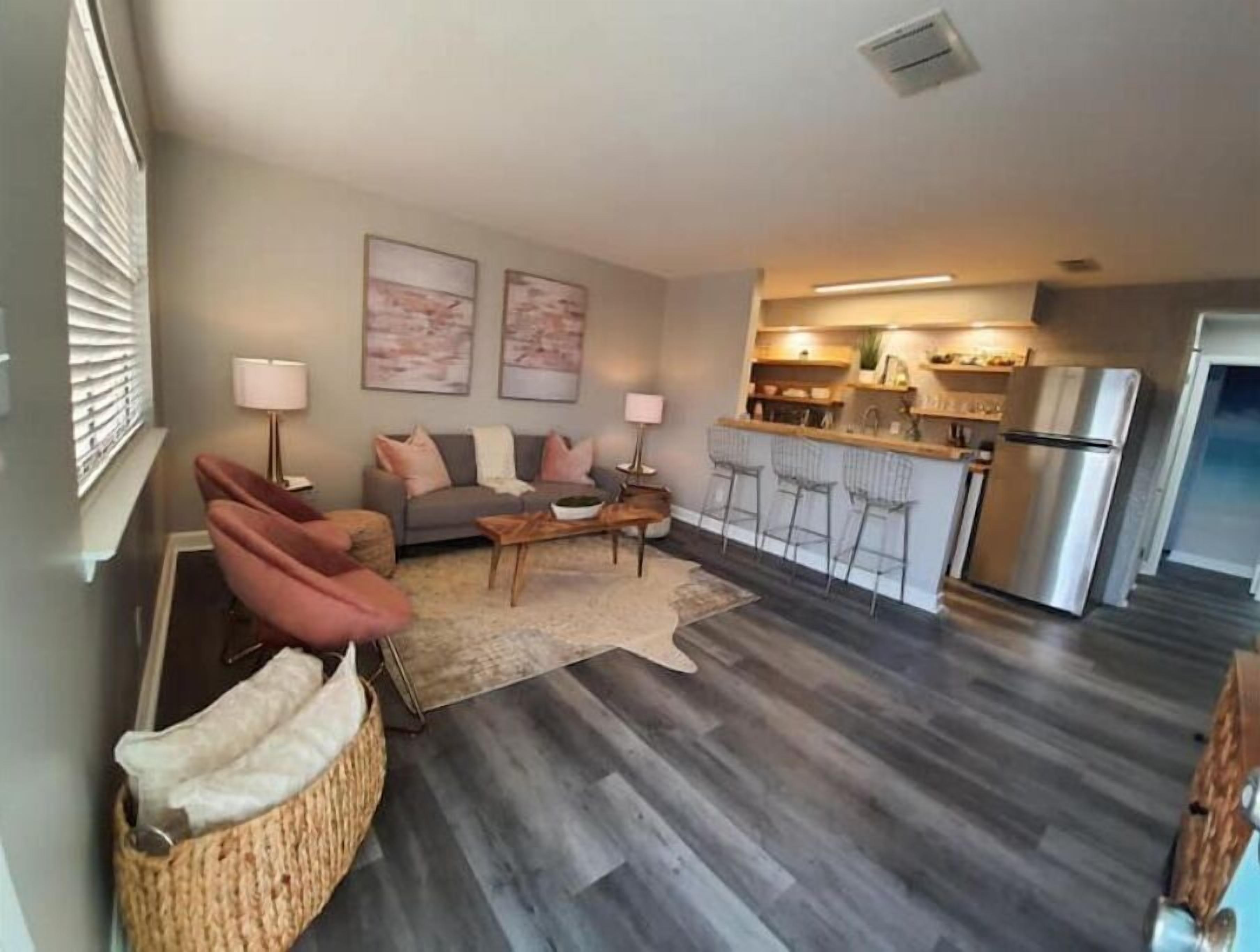 Condo in Fort Walton Beach Near White Sand Beach