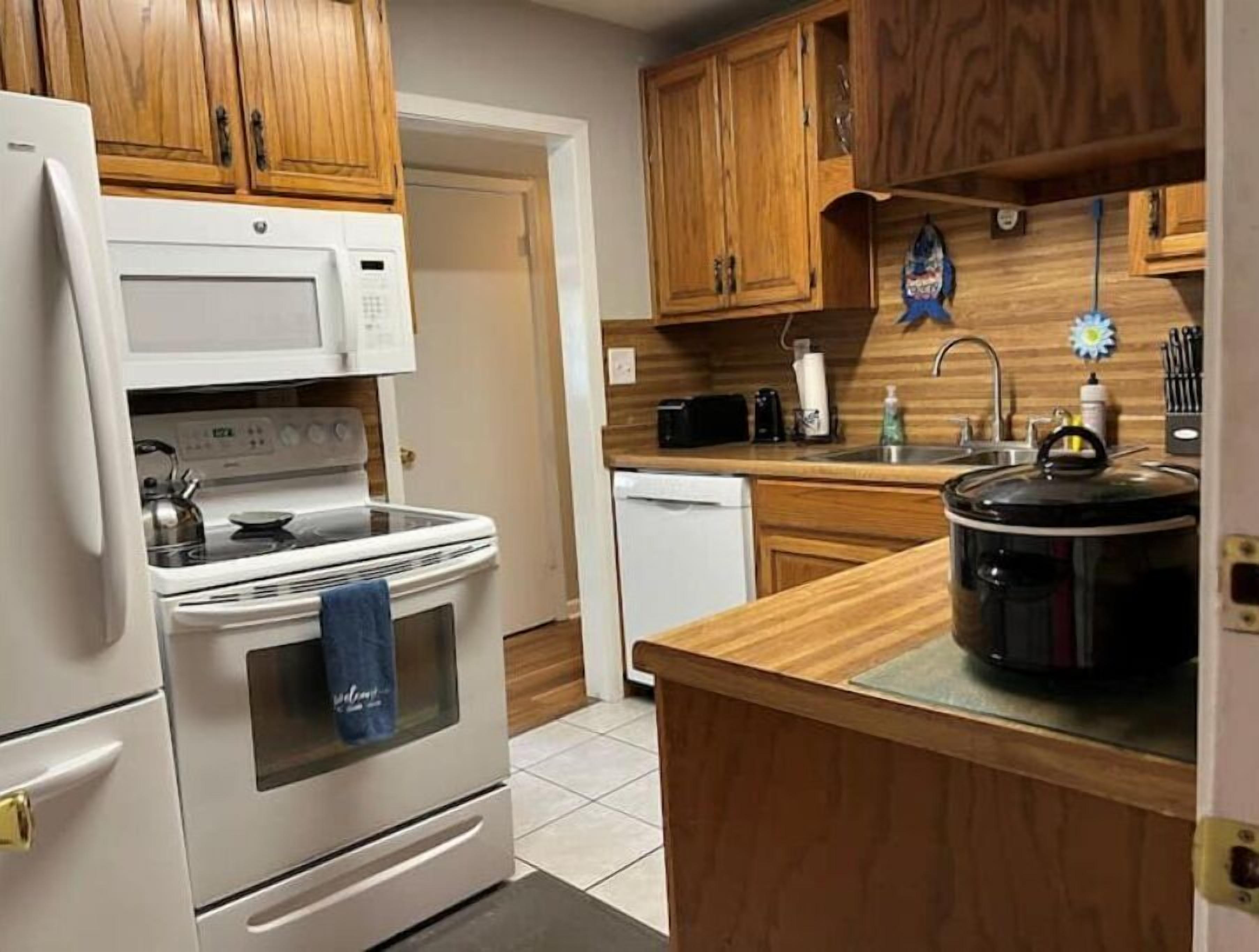 FWB Vacations house-TV in rooms Free Wi-Fi & park