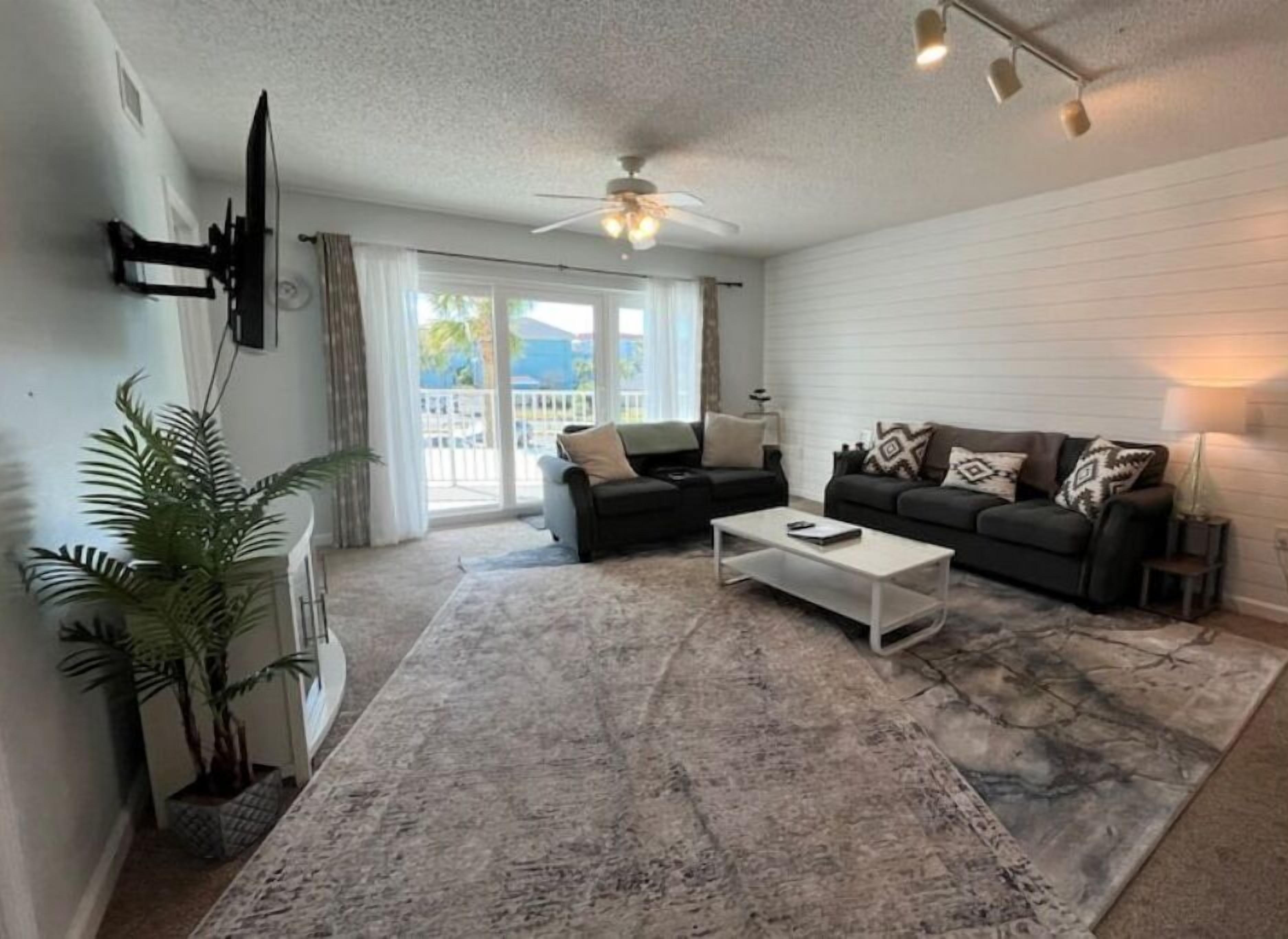 FWB SeaCrest- by The Beach! Free Wi-Fi and parking