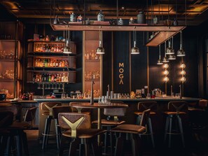 2 restaurants; breakfast, lunch, dinner, and brunch served - Pullman Singapore Hill Street (Singapore)