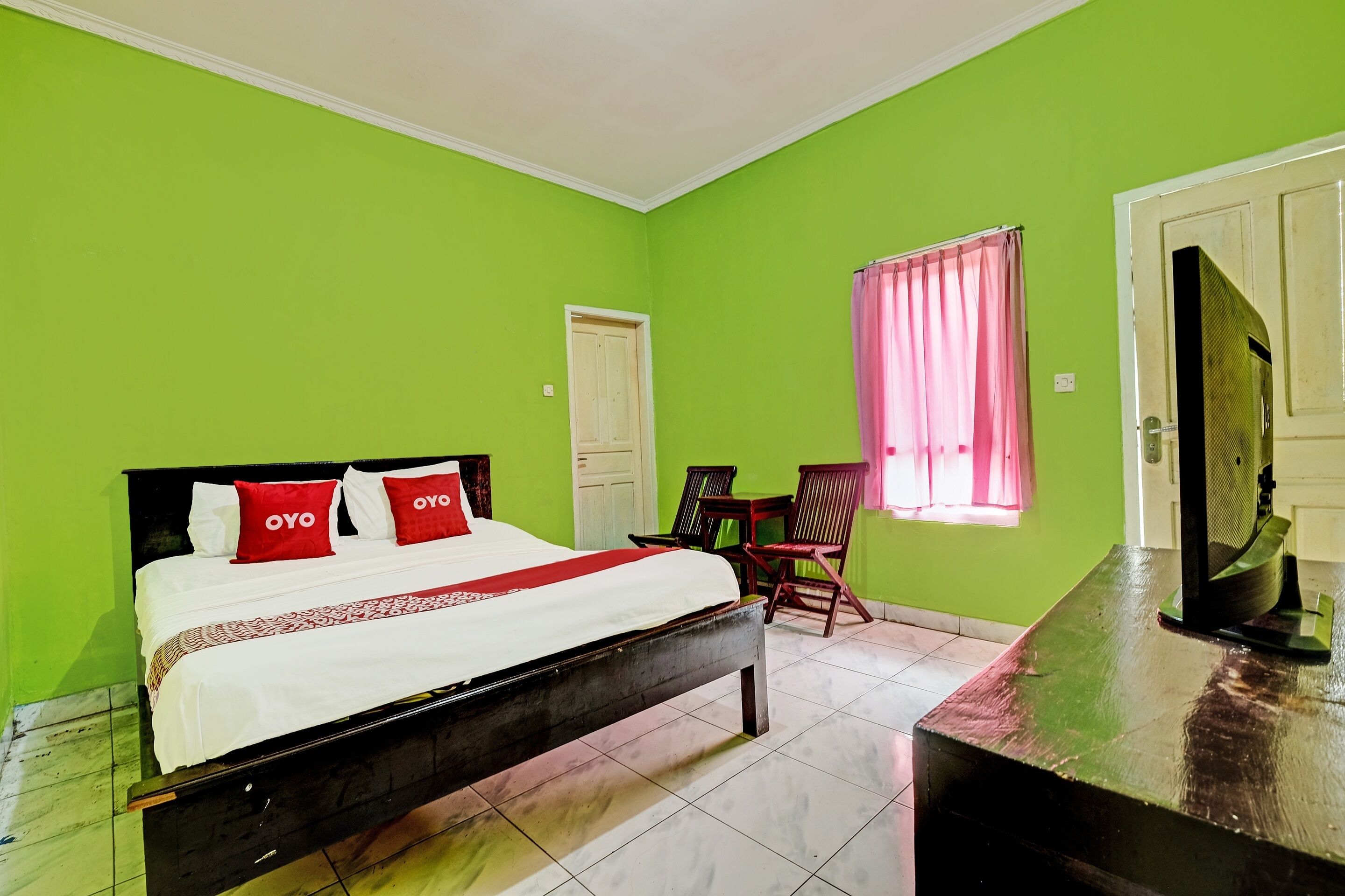 OYO 92407 Hotel Alaska