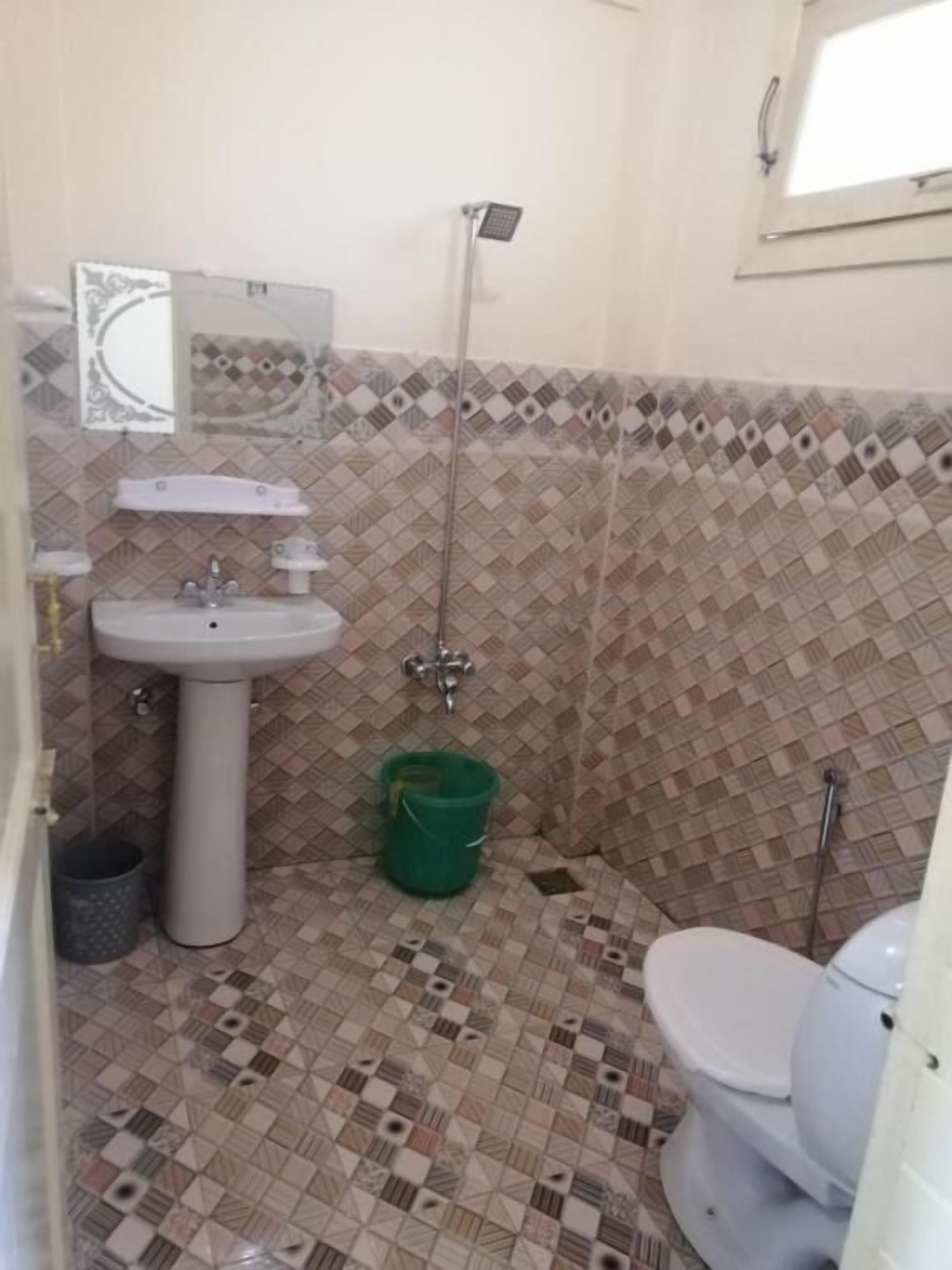 华丽双人房 | 浴室 | 淋浴设施、名牌洗护用品、毛巾、肥皂