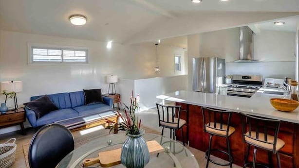 Unclassified image, 1 of 21, button - Fabulous and Easy commute! nice 3bedroom2bath house washer dryer (Oakland)