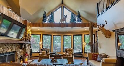 Little River Lodge sleeps 12