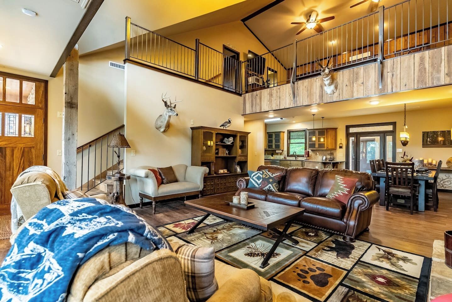 电视、壁炉、书