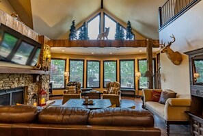 Smart TV, fireplace