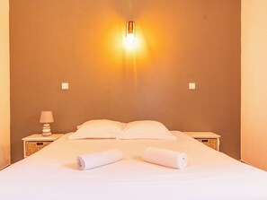 3 bedrooms, iron/ironing board, travel cot, WiFi