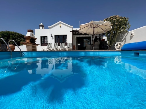 Villa met private pool in the centre of Playa Blanca