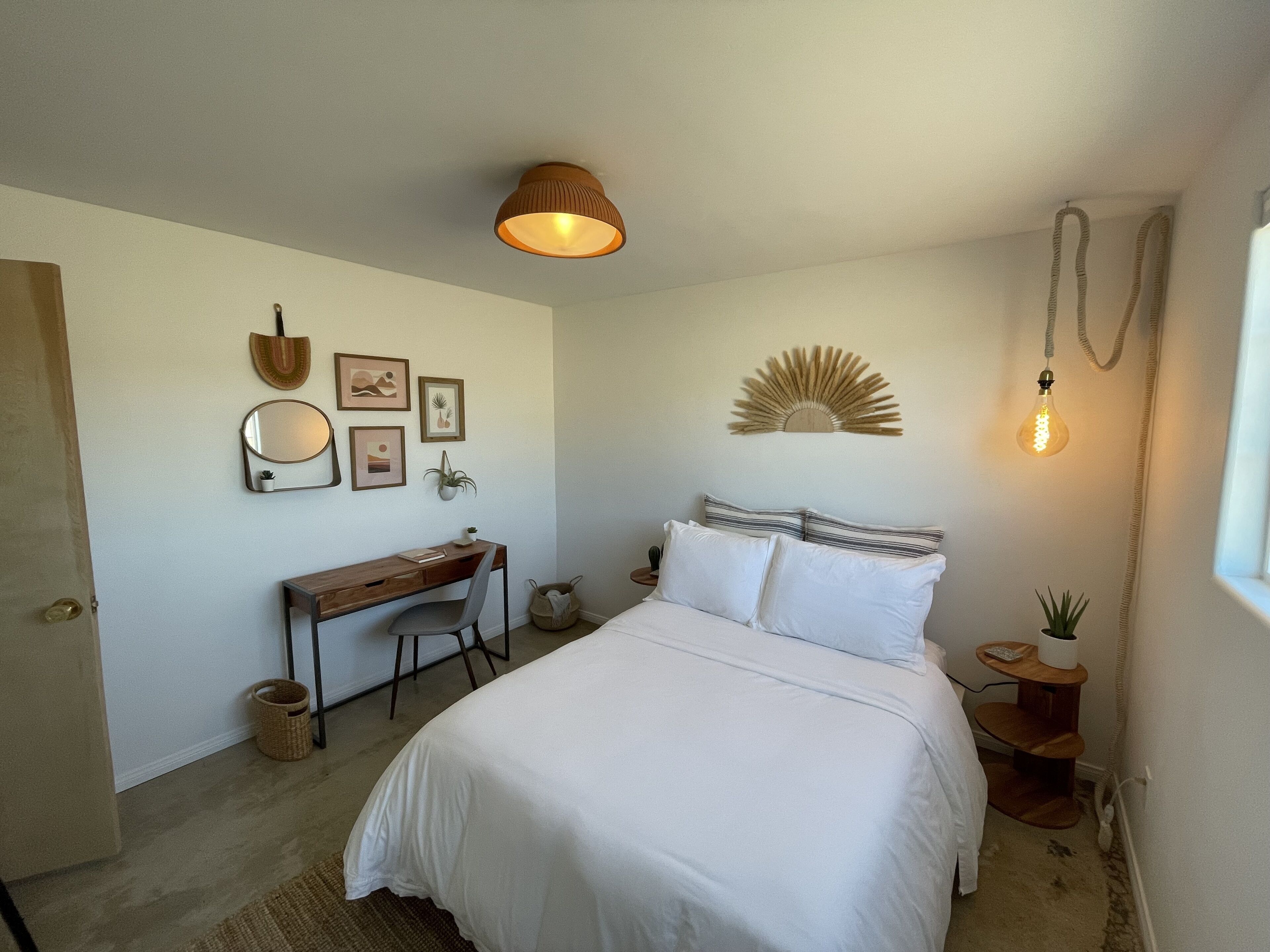 Joshua Tree Luxury Villa with Cowboy Pool-7 minutes to JT National Park