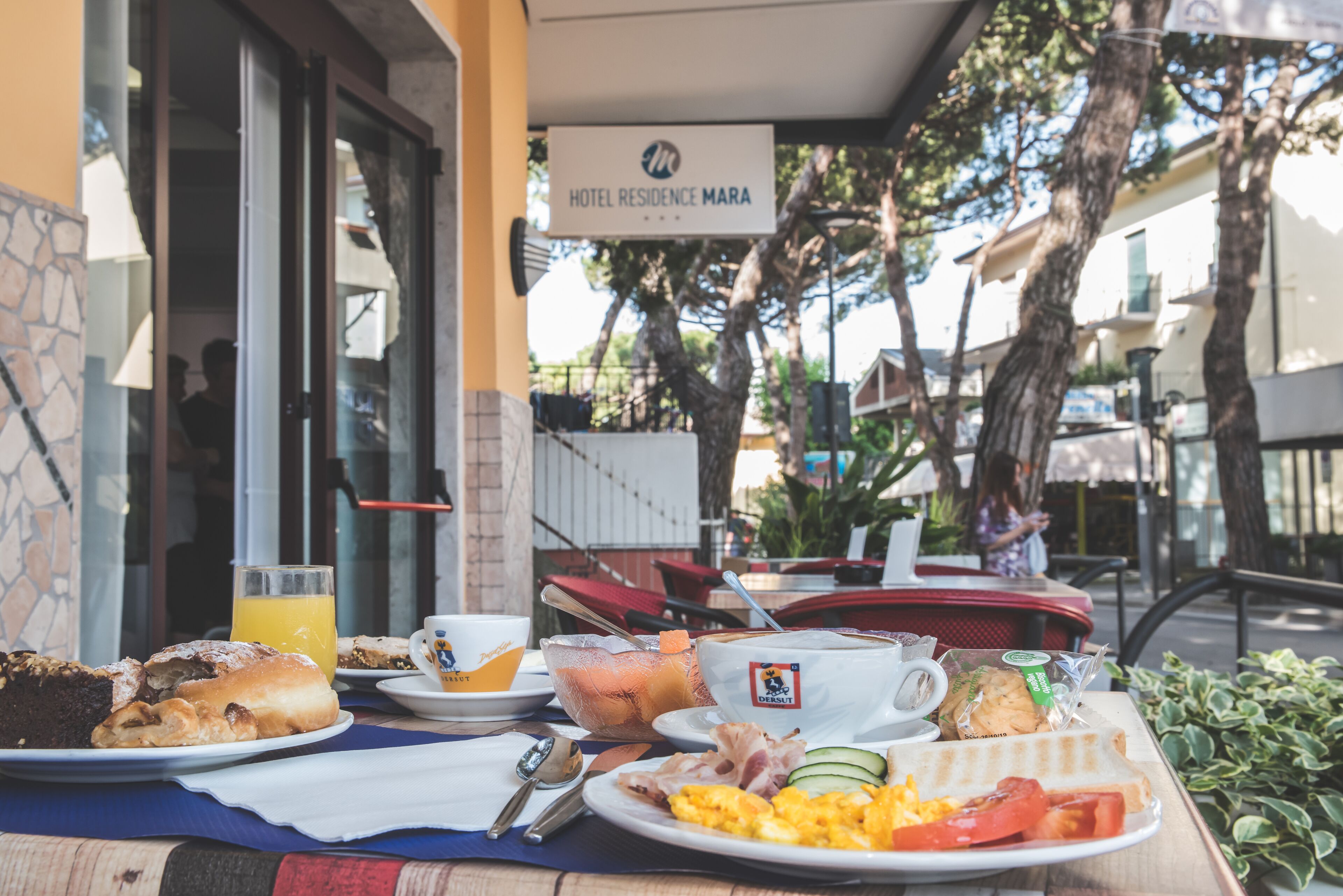 Daily buffet breakfast (EUR 15 per person)