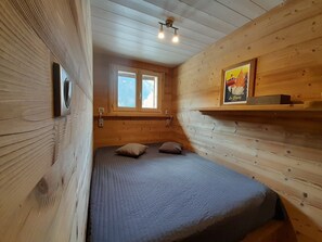 2 soverom og strykejern/-brett