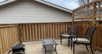 3 Bedroom House Located Close to Spruce Meadows!