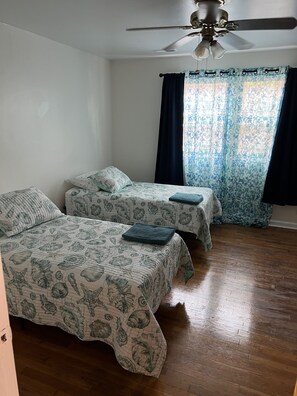 4 bedrooms, WiFi, bed sheets