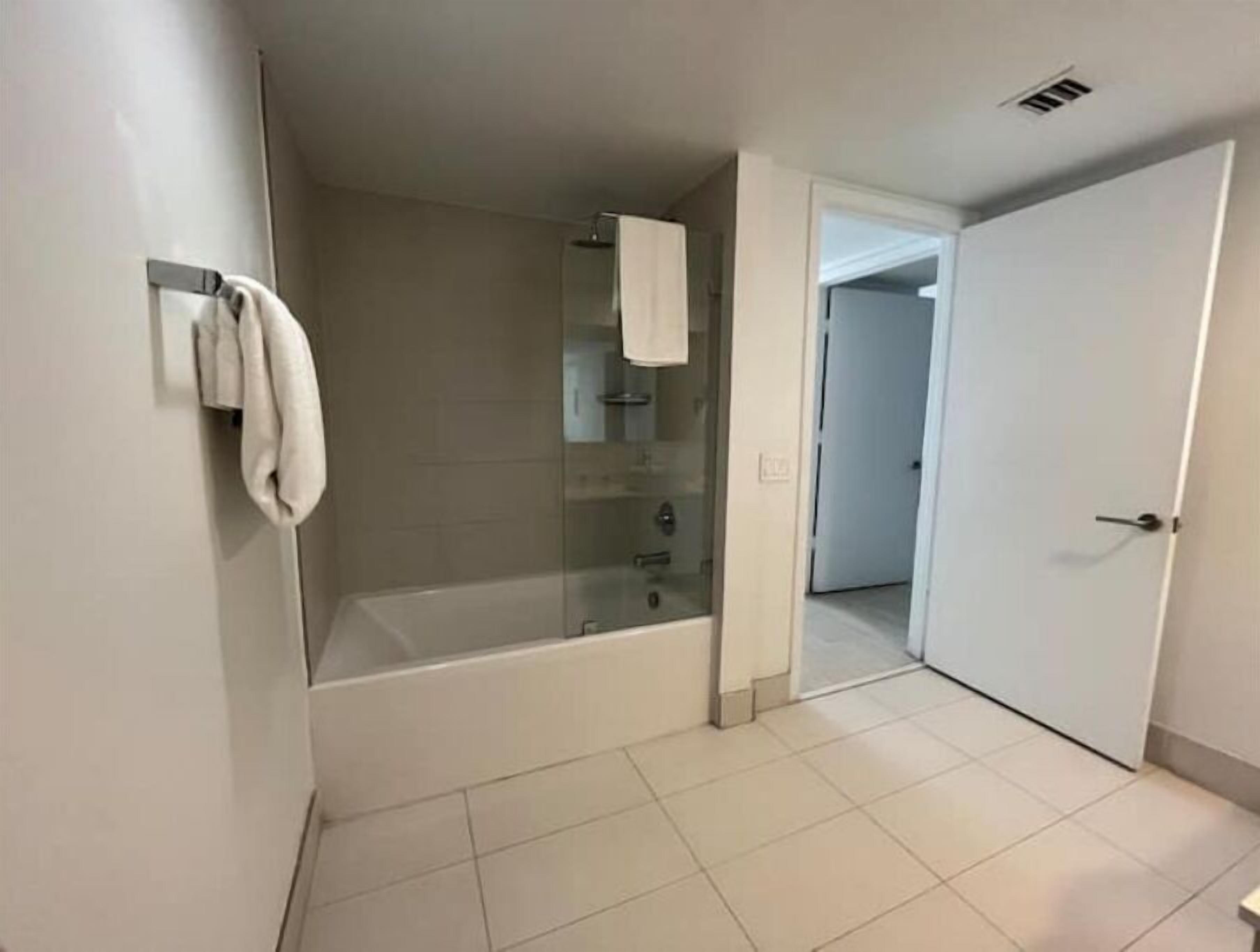 40 Beautiful two bedroom apartment with Nice View